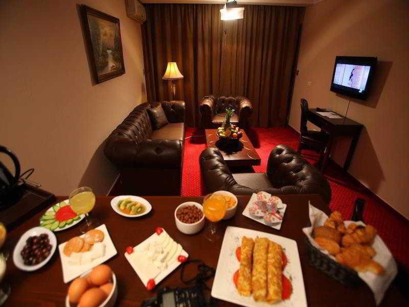 Queens Land Hotel ジュニエ エクステリア 写真